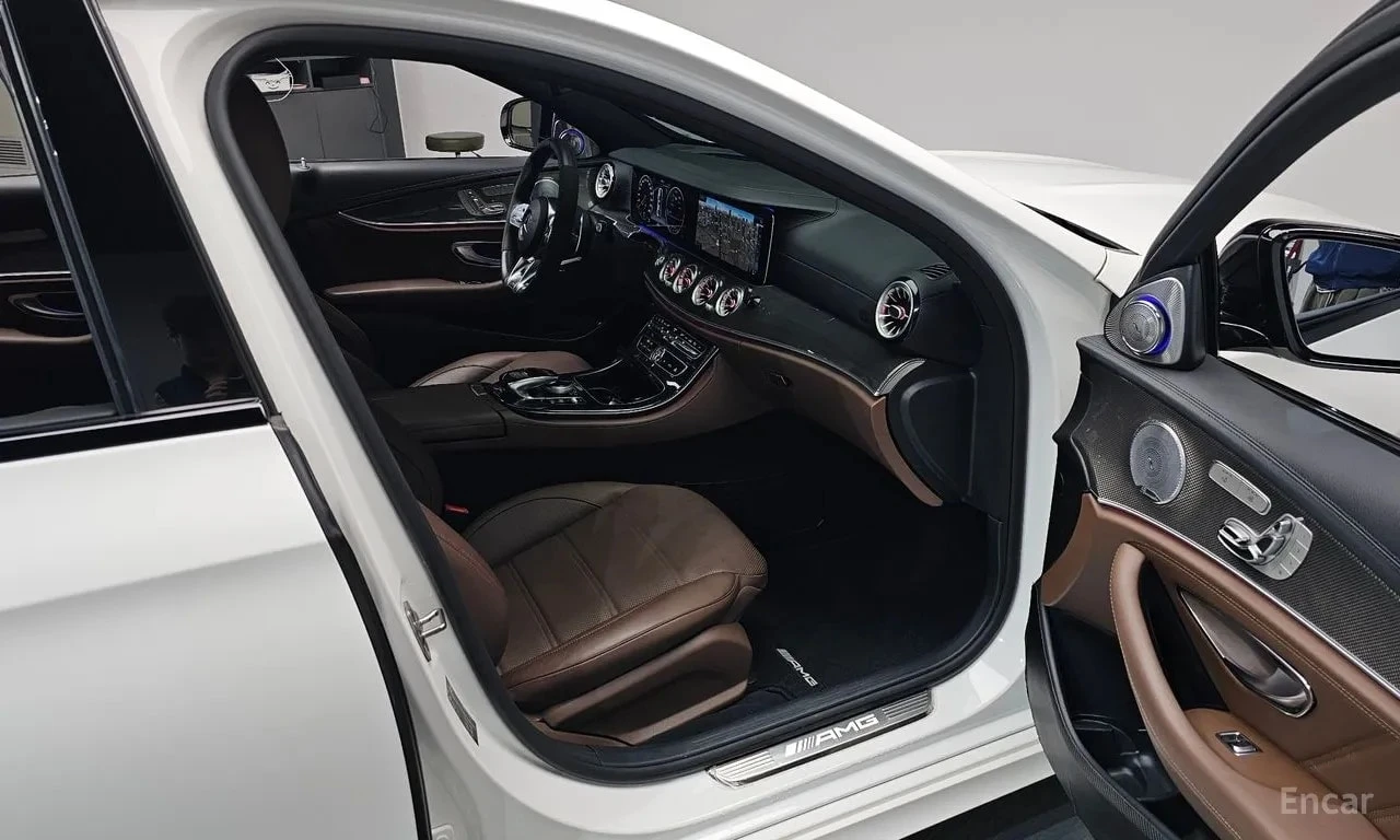 Mercedes-Benz E 53 AMG * E53 4MATIC+ * , снимка 11 - Автомобили и джипове - 56628185