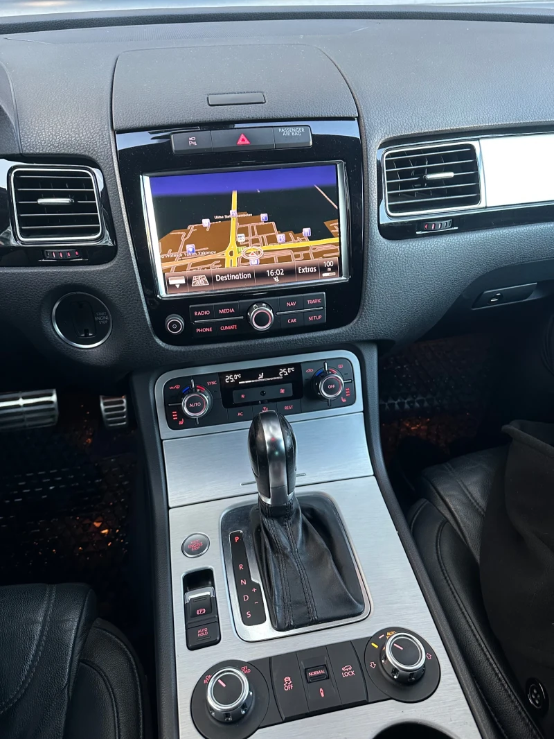 VW Touareg 4.2 TDI, снимка 10 - Автомобили и джипове - 52947244