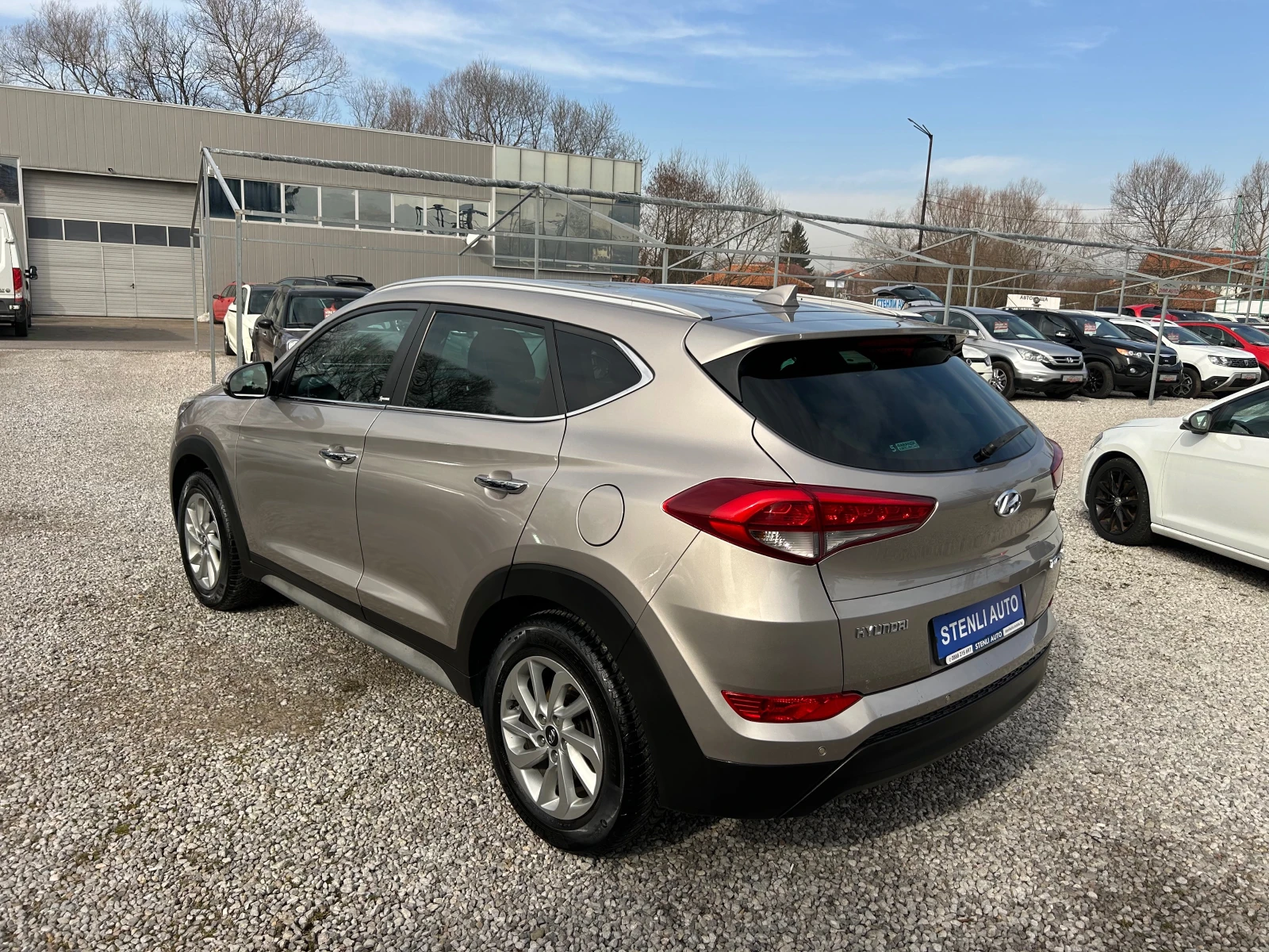 Hyundai Tucson 1.7CRDI EURO6B Xpossibie - изображение 5