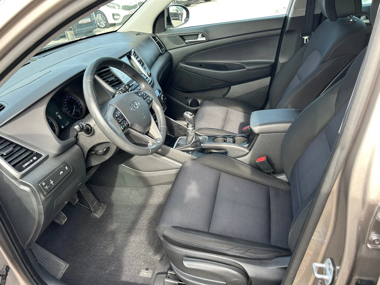 Hyundai Tucson 1.7CRDI EURO6B Xpossibie - изображение 9