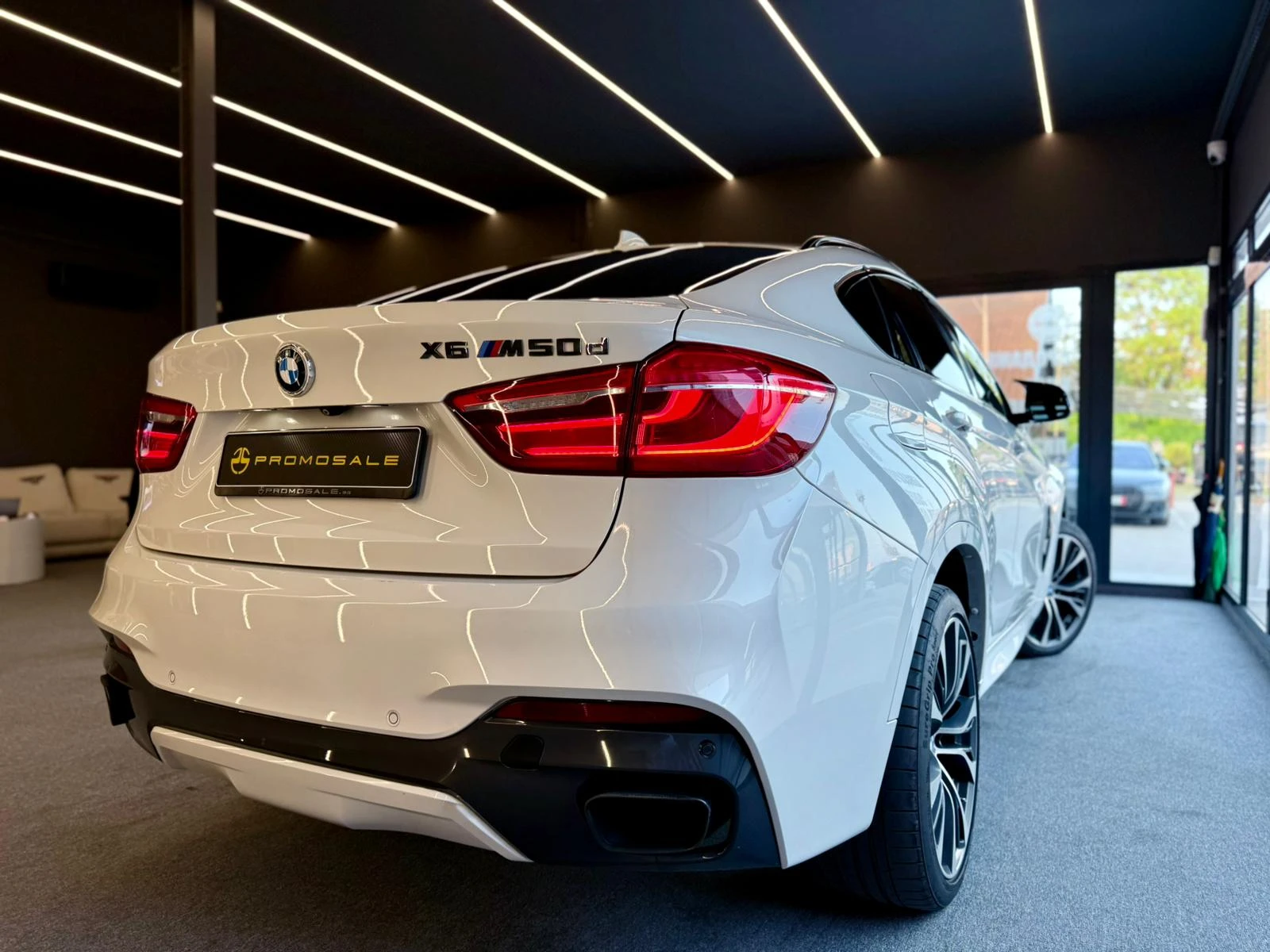 BMW X6 M50d* B&O* Laser* HU* Подгрев* Обдух* Лизинг, снимка 6 - Автомобили и джипове - 54647898