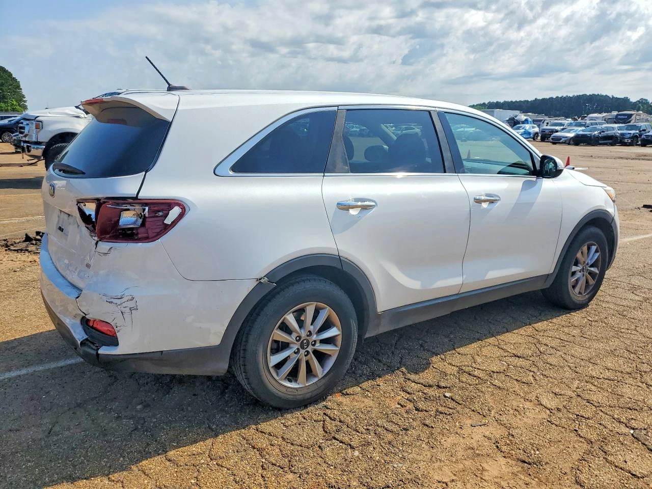Kia Sorento 2.4l Lx, снимка 3 - Автомобили и джипове - 54914181