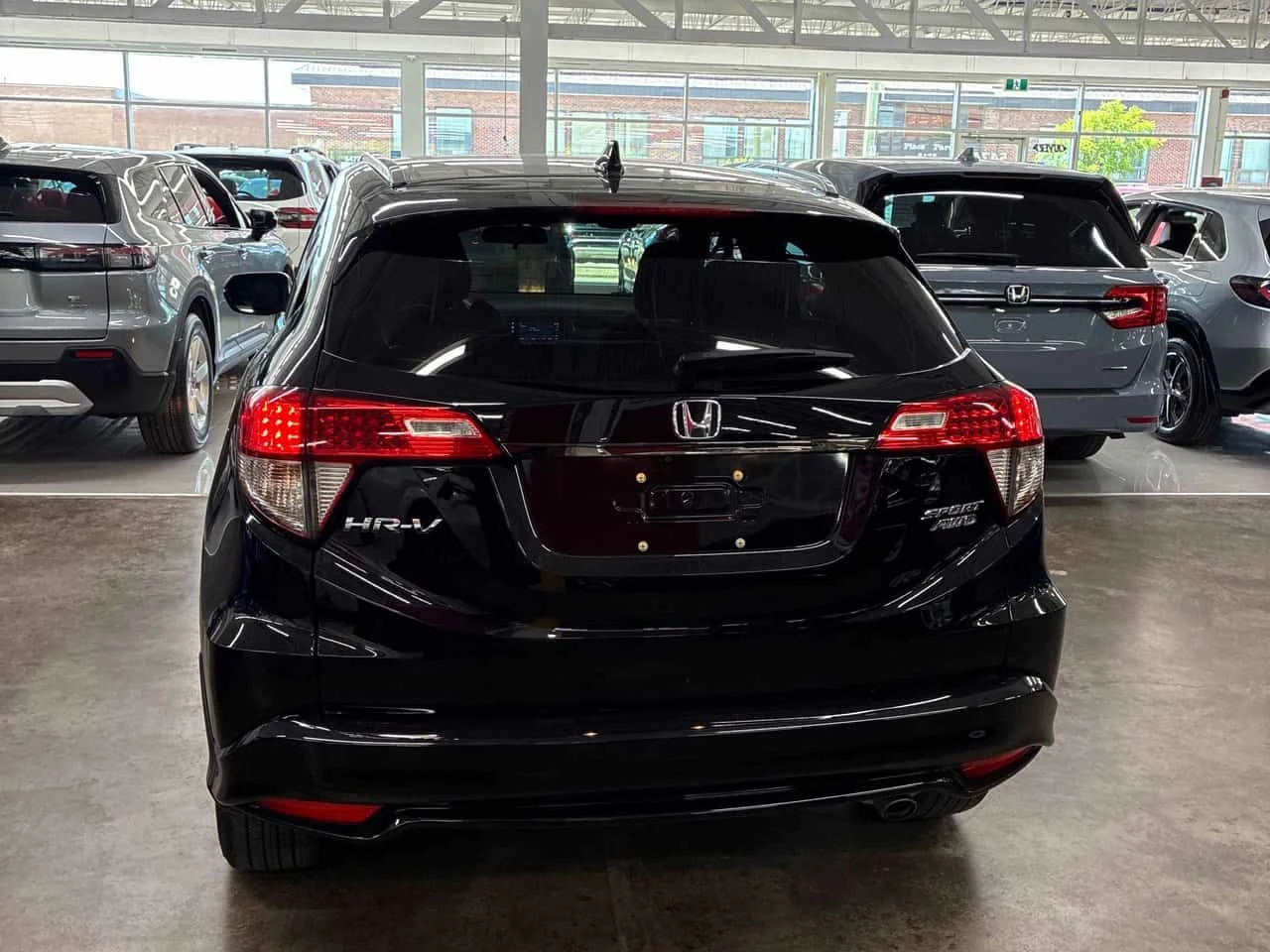 Honda Hr-v * Sport * CARFAX * ЦЕНА ДО БГ, снимка 5 - Автомобили и джипове - 55226085