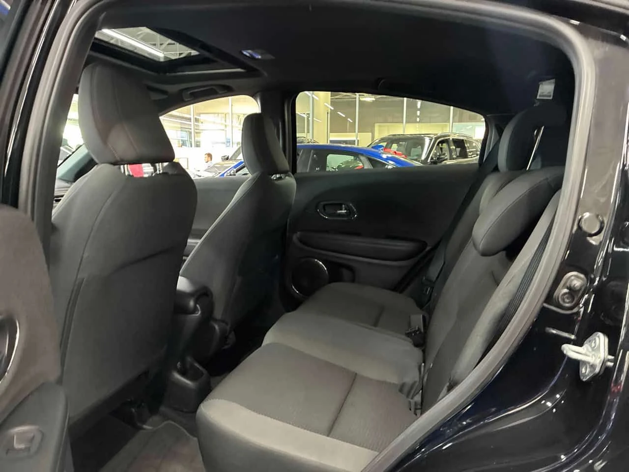 Honda Hr-v * Sport * CARFAX * ЦЕНА ДО БГ, снимка 11 - Автомобили и джипове - 55226085