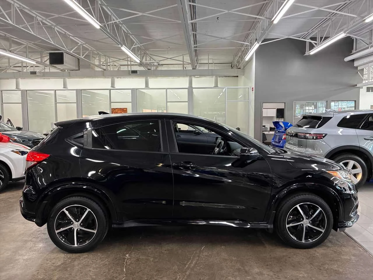 Honda Hr-v * Sport * CARFAX * ЦЕНА ДО БГ, снимка 4 - Автомобили и джипове - 55226085