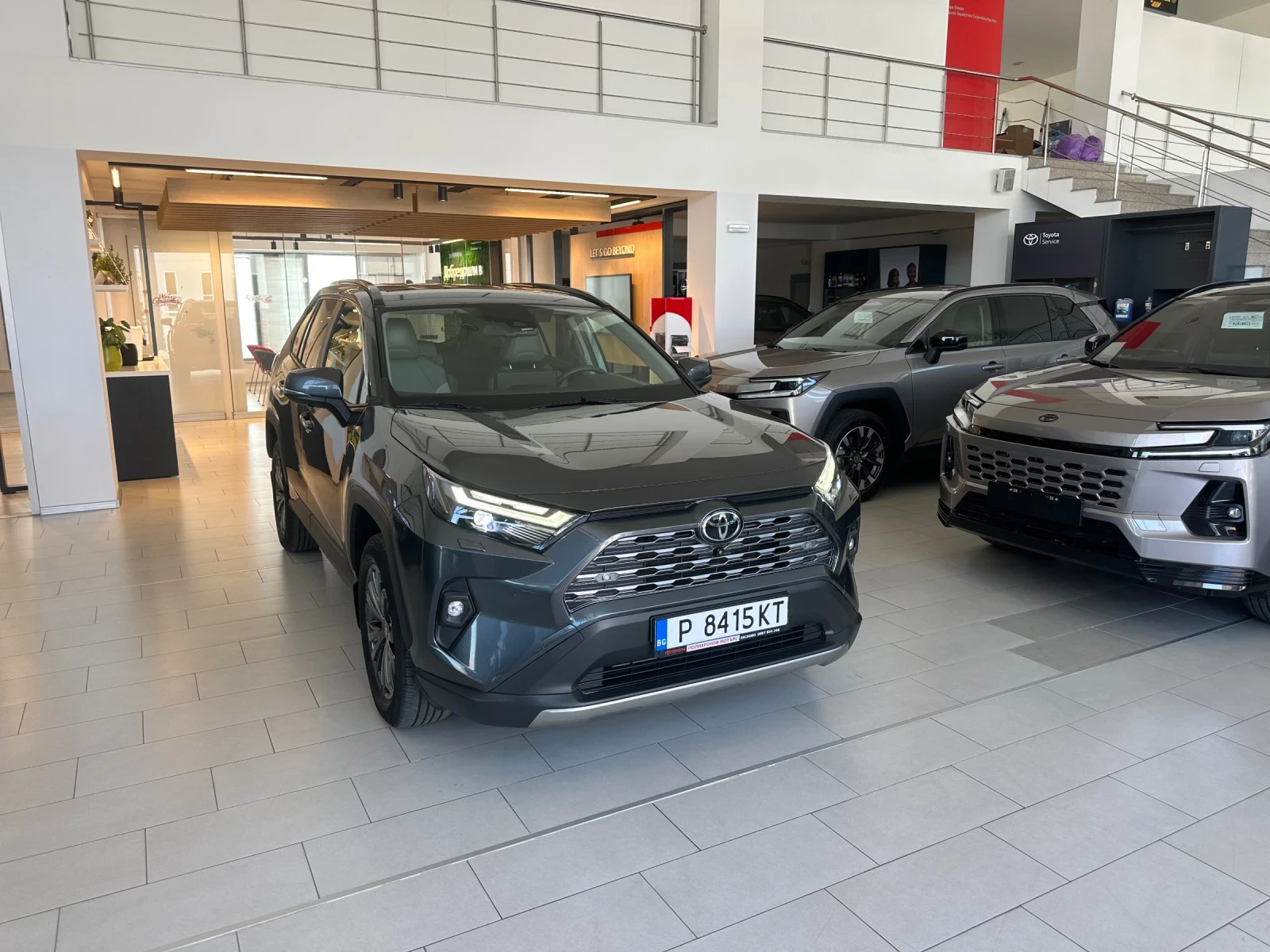 Toyota Rav4 Luxury, снимка 6 - Автомобили и джипове - 55887554