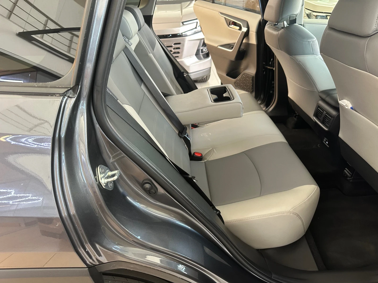 Toyota Rav4 Luxury, снимка 9 - Автомобили и джипове - 55887554