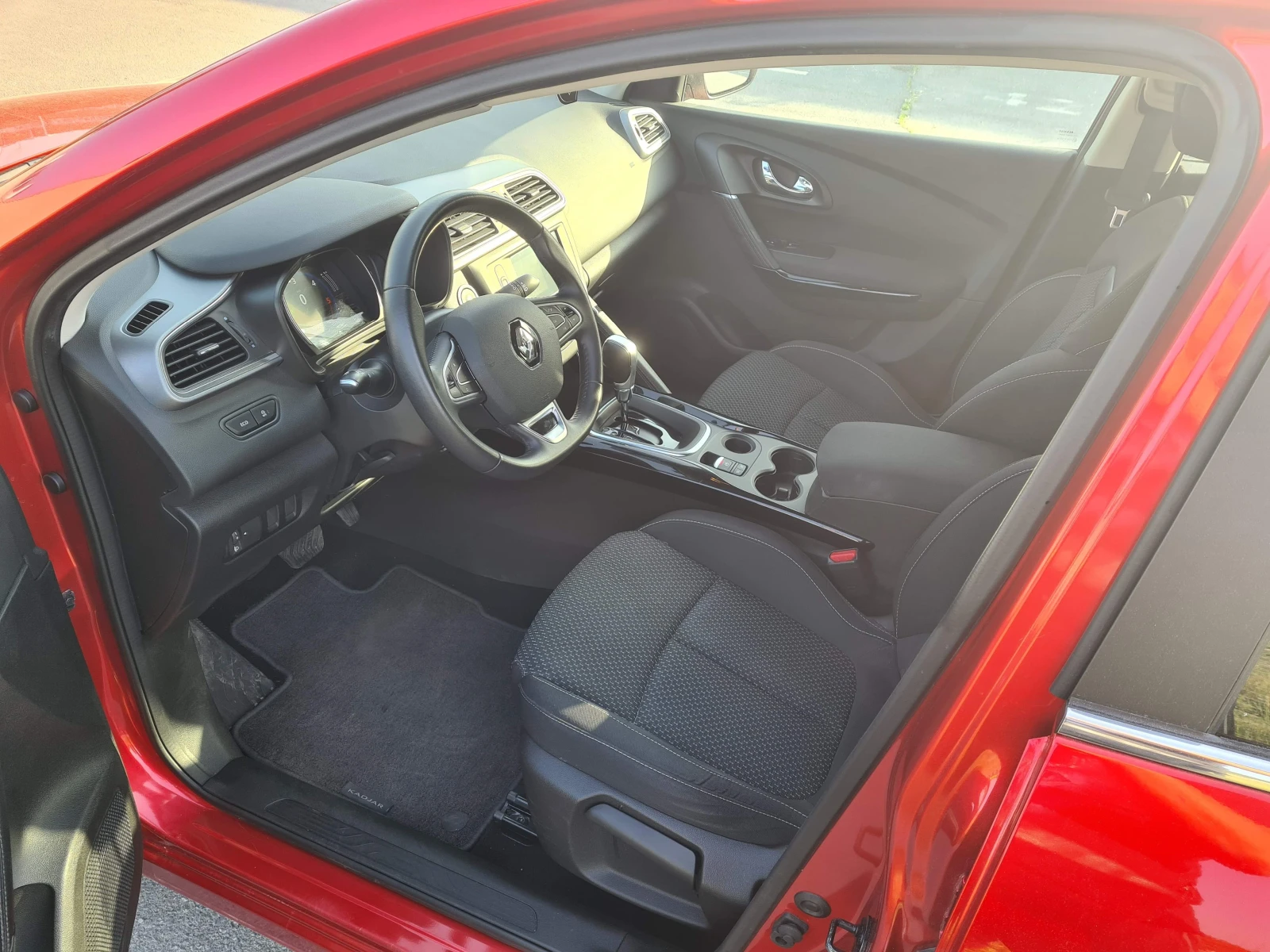 Renault Kadjar, снимка 7 - Автомобили и джипове - 55902069