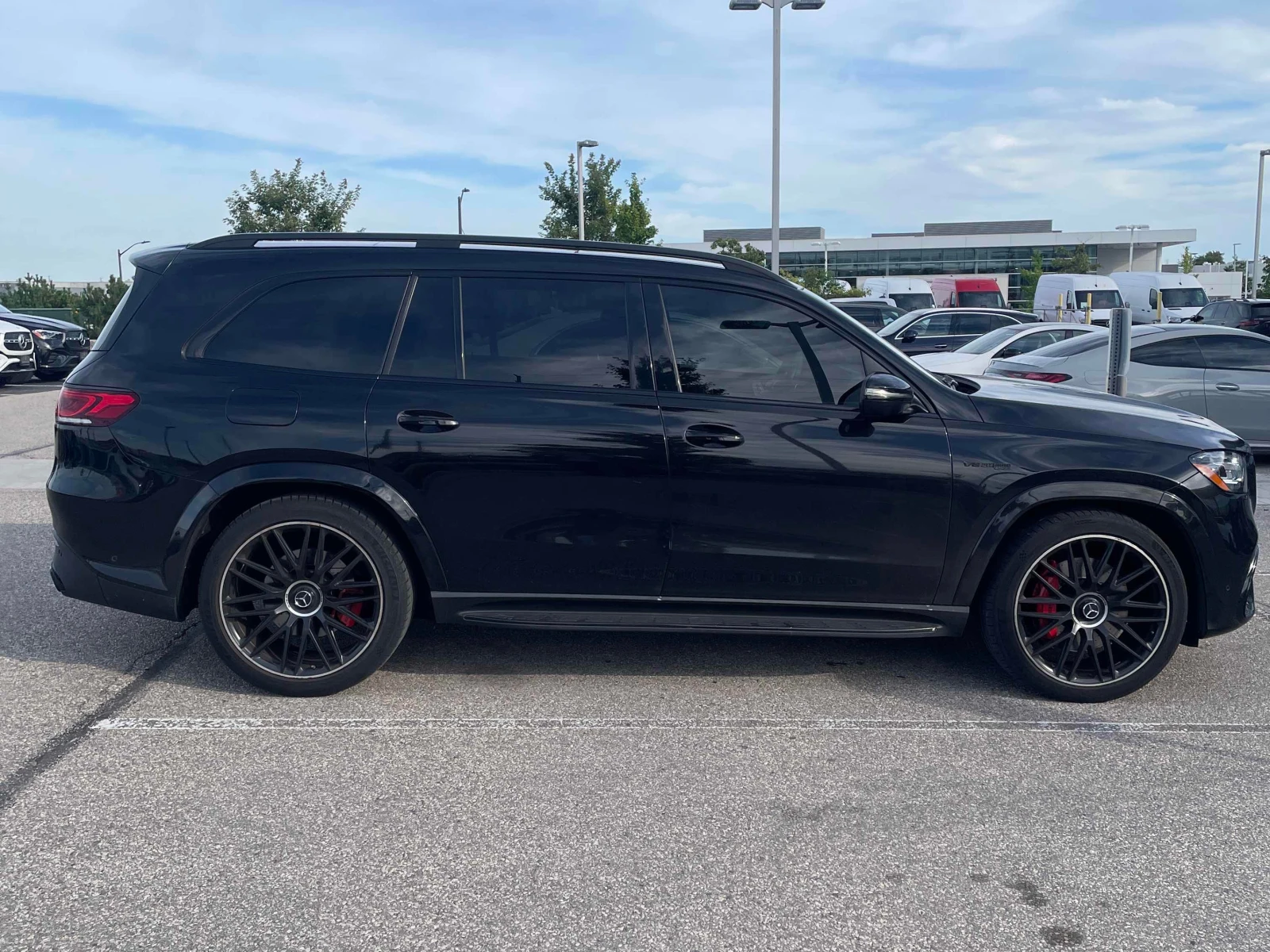 Mercedes-Benz GLS 63 AMG 4MATIC | ГЛАВНО ПРЕДСТАВИТЕЛСТВО НА MERCEDES, снимка 4 - Автомобили и джипове - 55995553