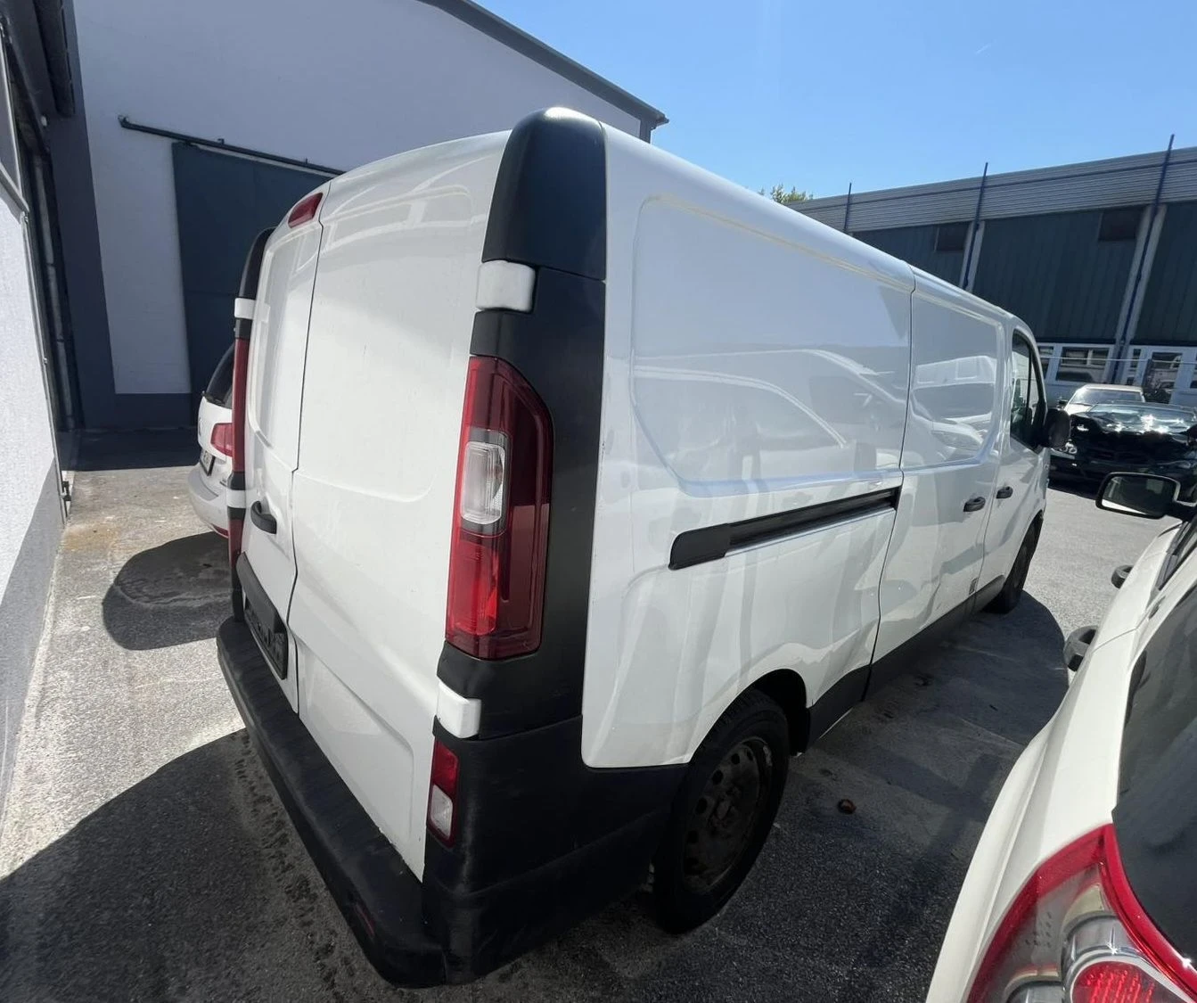 Renault Trafic 1.6d 120�� 6��. �������� ����������� | Mobile.bg � ����������� 4