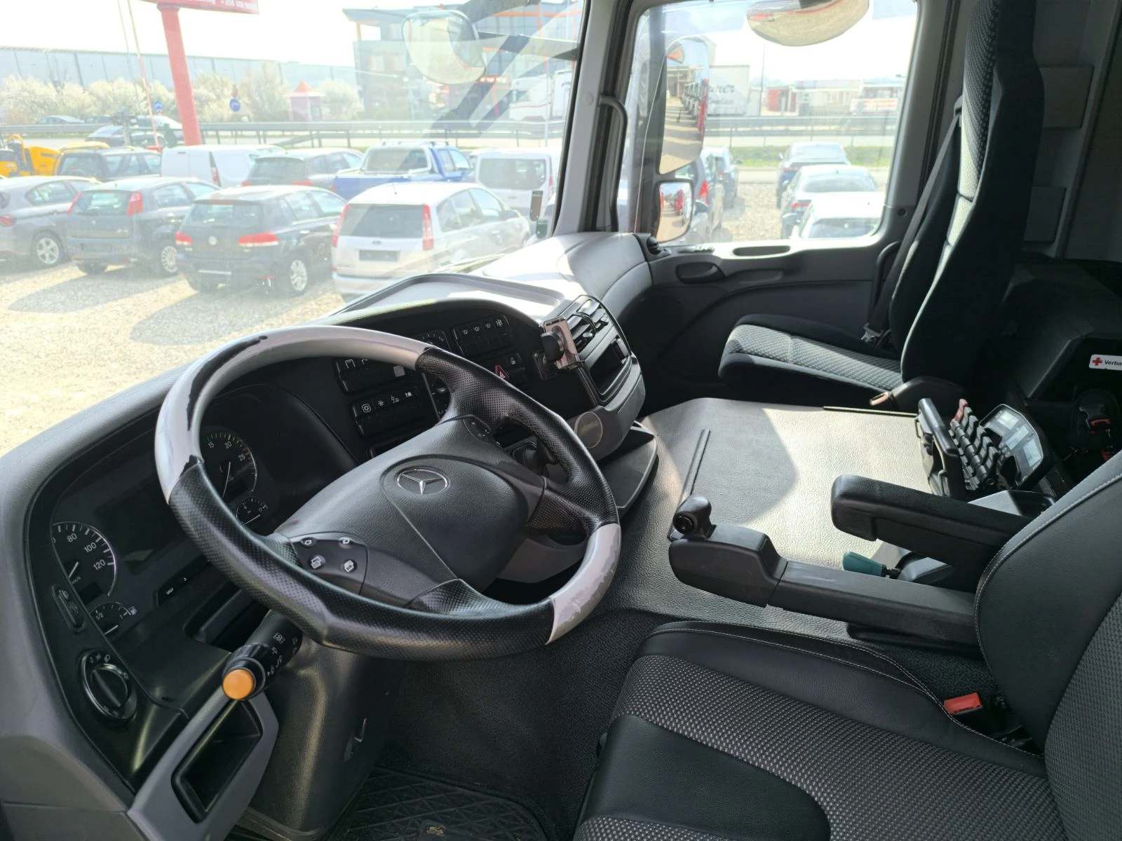 Mercedes-Benz Actros 3355 V8 6X6 HIAB 211 EP-5 HIPRO, снимка 9 - Камиони - 55737717