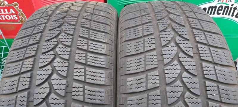 Гуми Зимни 225/50R17, снимка 1 - Гуми и джанти - 30949889