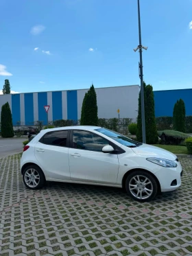Mazda 2 1.5i AUTOMATIC - 4499 € / 8799.28 лв. - 53229055 4