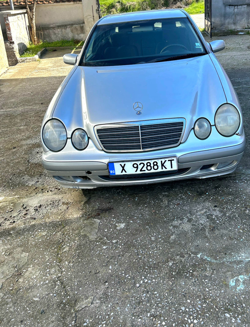 Mercedes-Benz E 200, снимка 7 - Автомобили и джипове - 45540474