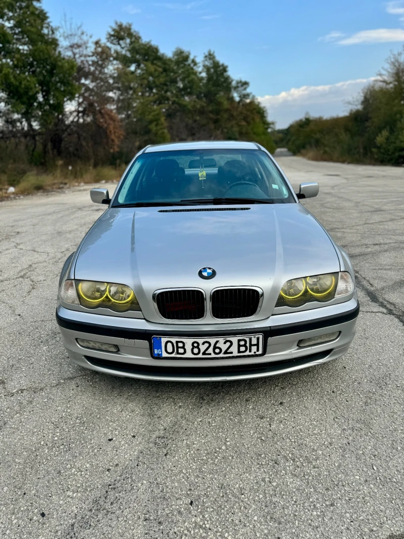 BMW 318 318, снимка 1 - Автомобили и джипове - 48082922