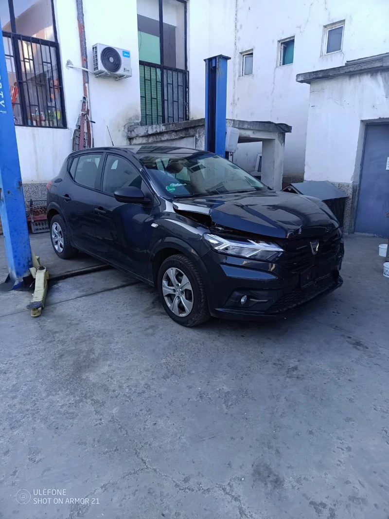 Dacia Sandero Газ-Бензин, снимка 4 - Автомобили и джипове - 49347046