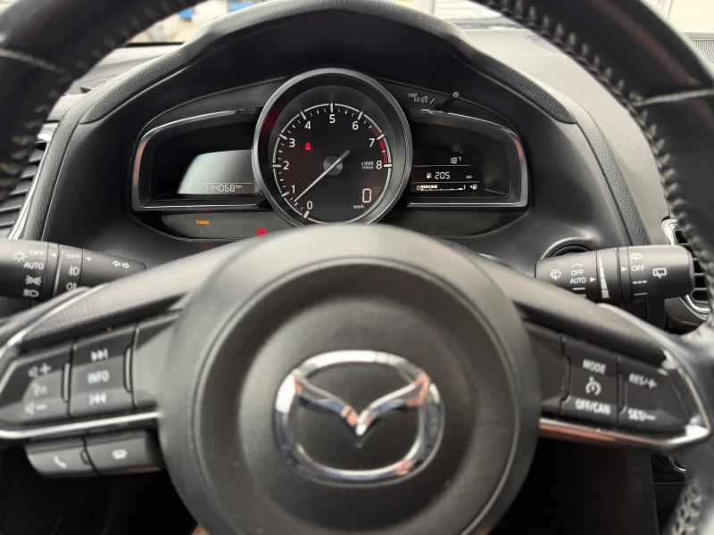 Mazda 3 SKYACTIV technology+ Бензин+ Камера+ Xnenon, снимка 15 - Автомобили и джипове - 50617105