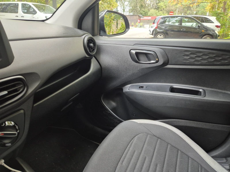 Hyundai I10 1.2, снимка 8 - Автомобили и джипове - 52323318