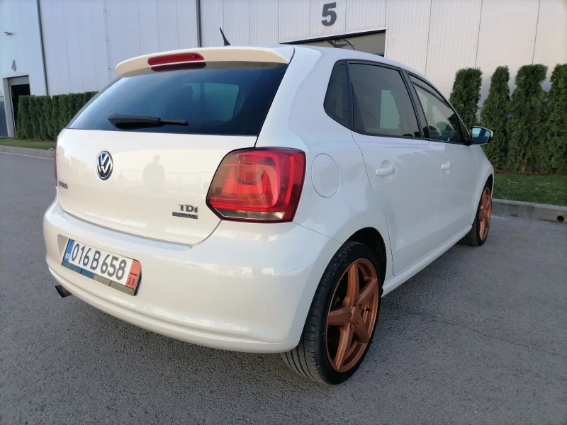 VW Polo 1.6 90kc.кюиматроник, снимка 8 - Автомобили и джипове - 52257430