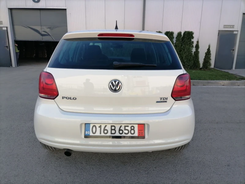 VW Polo 1.6 90kc.кюиматроник, снимка 6 - Автомобили и джипове - 52257430