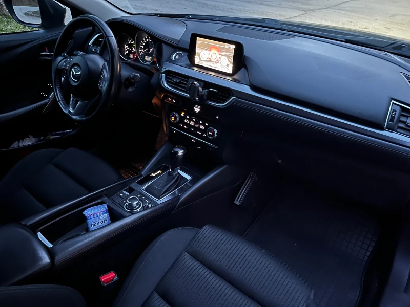 Mazda 6 2.2 Avtomat , снимка 10 - Автомобили и джипове - 52883769