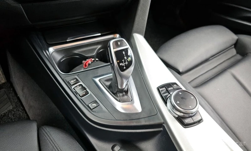 BMW 320, снимка 9 - Автомобили и джипове - 52753171