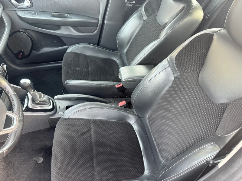 Renault Clio 1.5 dci автоматик, снимка 8 - Автомобили и джипове - 52840301