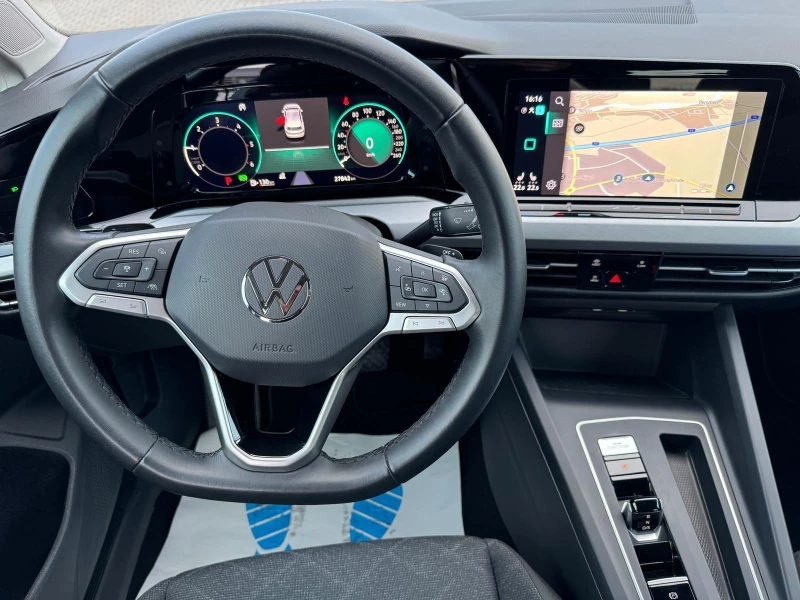 VW Golf 2.0TDI* LED* NAVI* CAM* DISTR* CARPLAY* , снимка 8 - Автомобили и джипове - 53452636