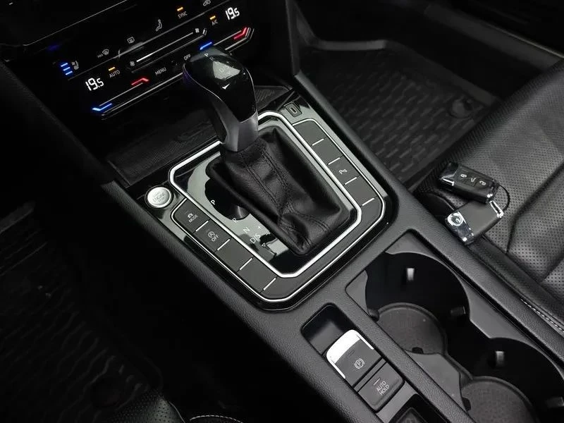 VW Passat, снимка 9 - Автомобили и джипове - 56687997