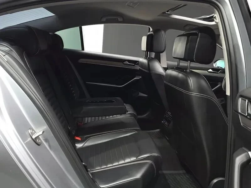 VW Passat, снимка 12 - Автомобили и джипове - 56687997