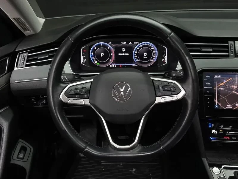 VW Passat, снимка 13 - Автомобили и джипове - 56687997