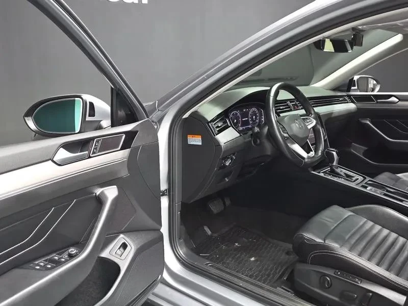 VW Passat, снимка 10 - Автомобили и джипове - 56687997