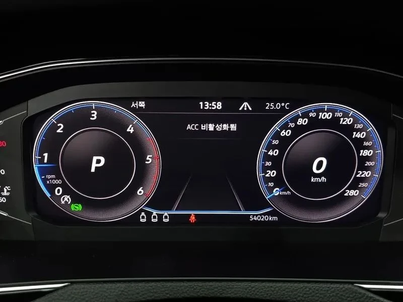 VW Passat, снимка 8 - Автомобили и джипове - 56687997