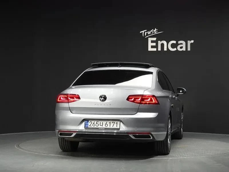 VW Passat, снимка 4 - Автомобили и джипове - 56687997