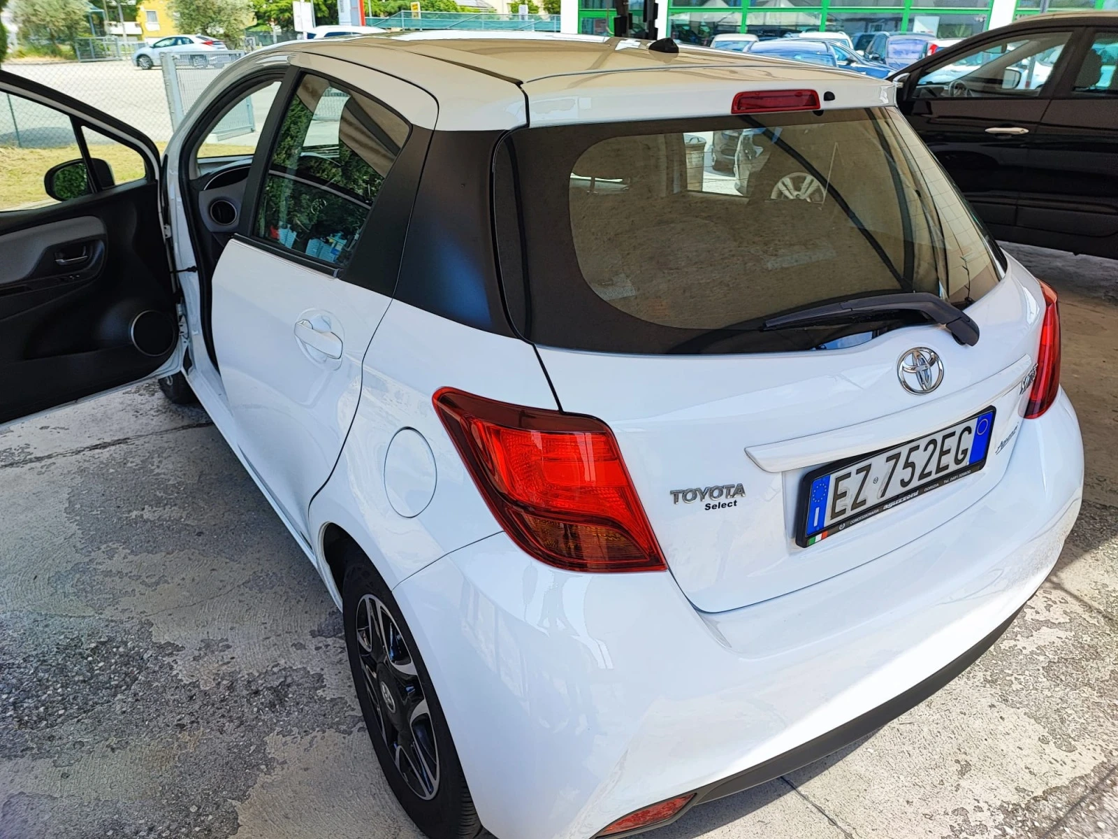 Toyota Yaris Италия - изображение 3