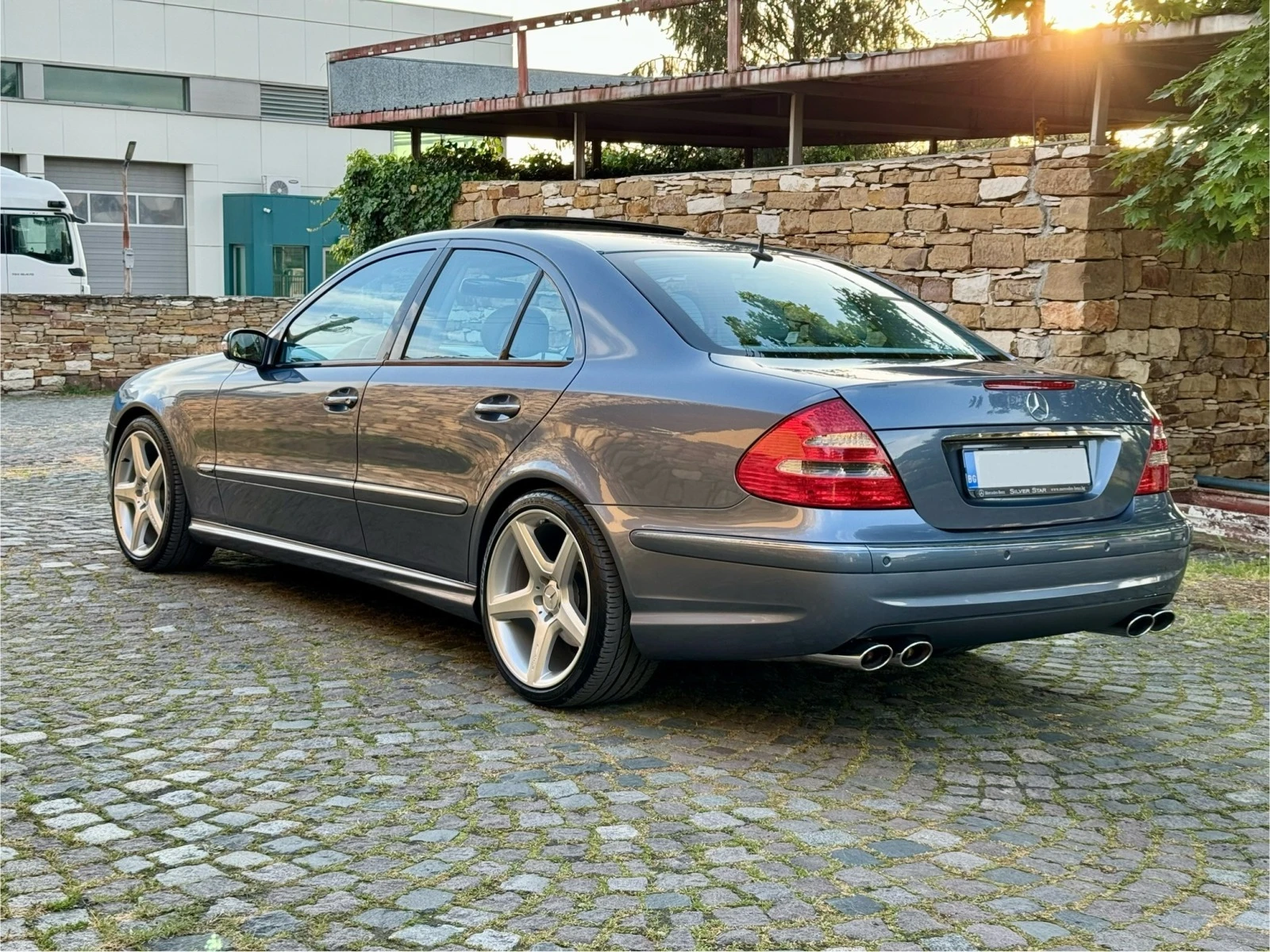 Mercedes-Benz E 500 AMG - изображение 3