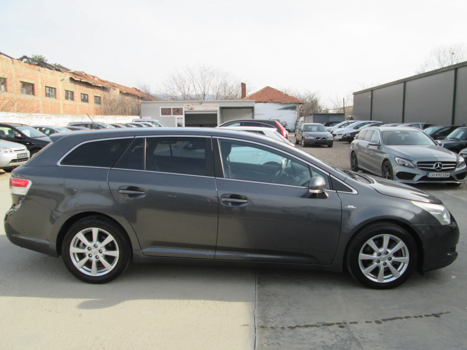 Toyota Avensis 2.2D-CAT 150kc - изображение 4