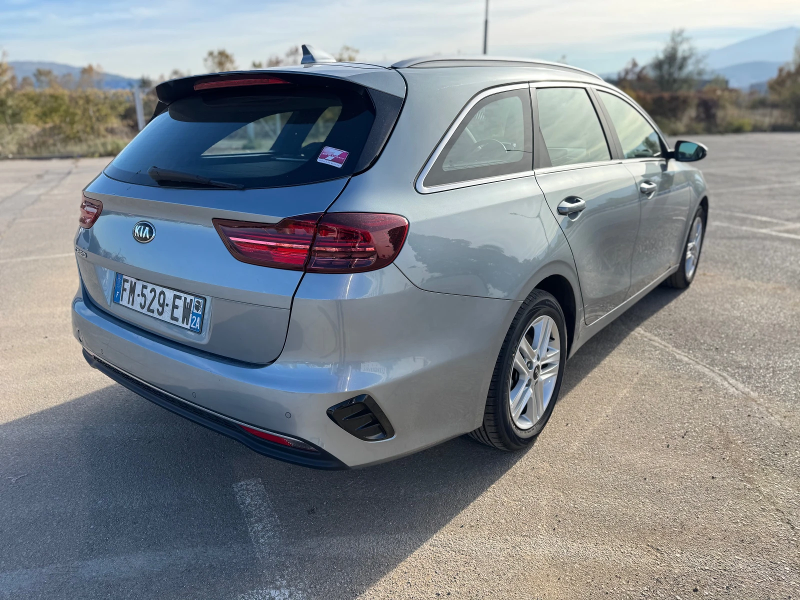 Kia Ceed 1.6CRDI-AUTOMATIC-NAVI-FACELIFT-камера - изображение 4