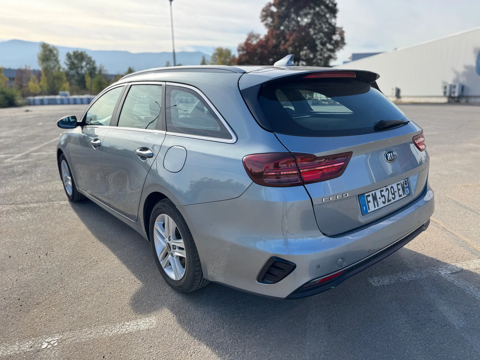 Kia Ceed 1.6CRDI-AUTOMATIC-NAVI-FACELIFT-камера - изображение 2