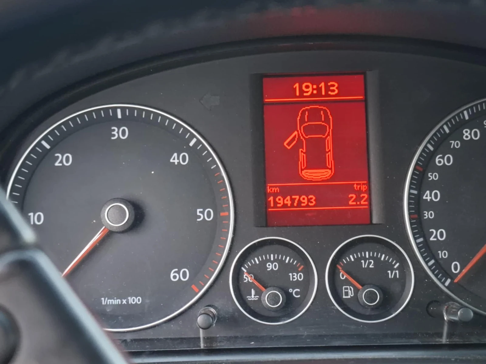 VW Touran 1.9TDI БАРТЕР - изображение 8