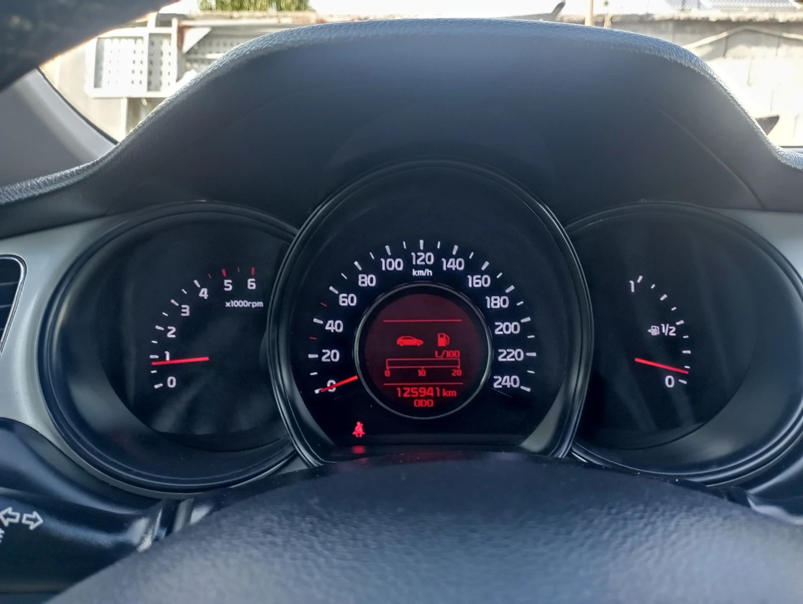 Kia Ceed 1.6CRDI, Италия  | Mobile.bg — изображение 12