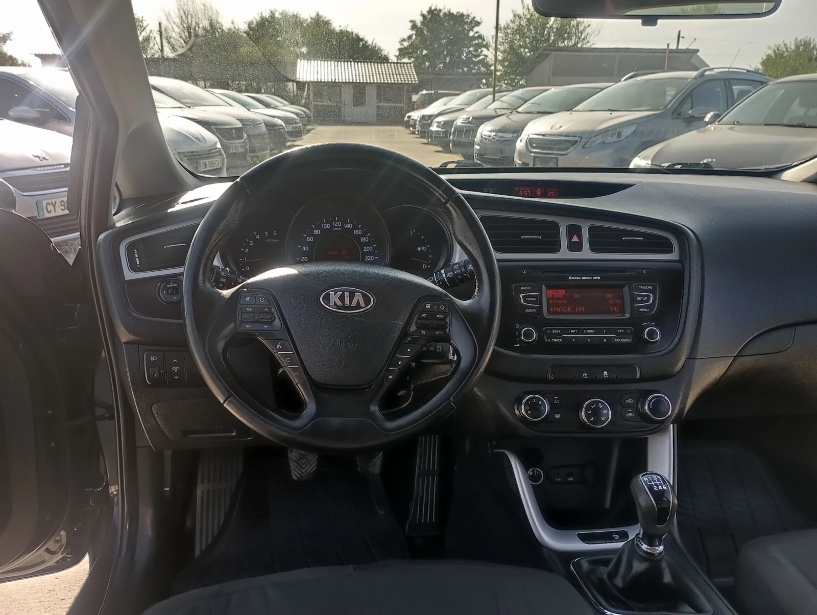 Kia Ceed 1.6CRDI, Италия  | Mobile.bg — изображение 11