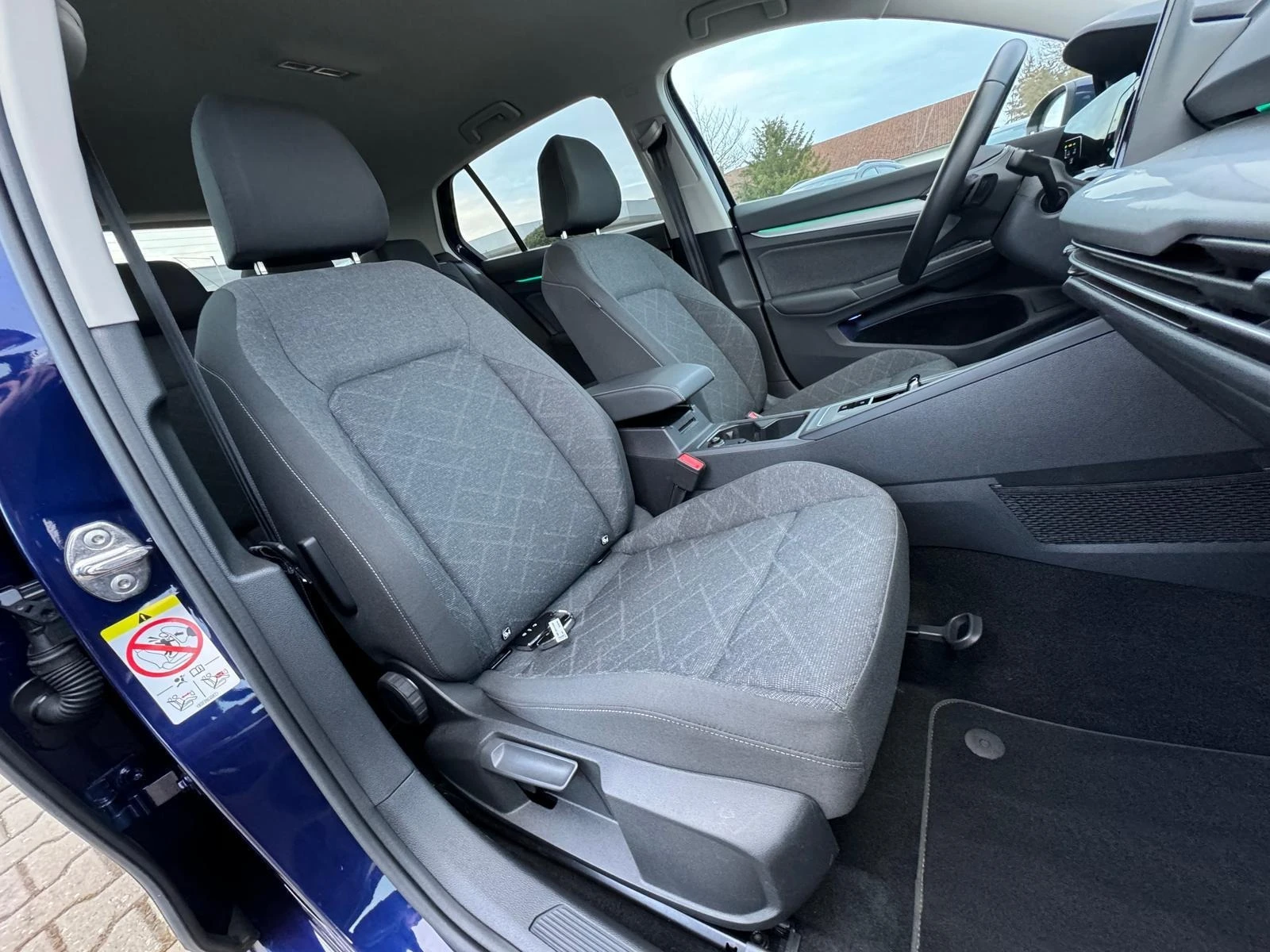 VW Golf 2.0TDI* LED* NAVI* CAM* DISTR* CARPLAY*  - изображение 10