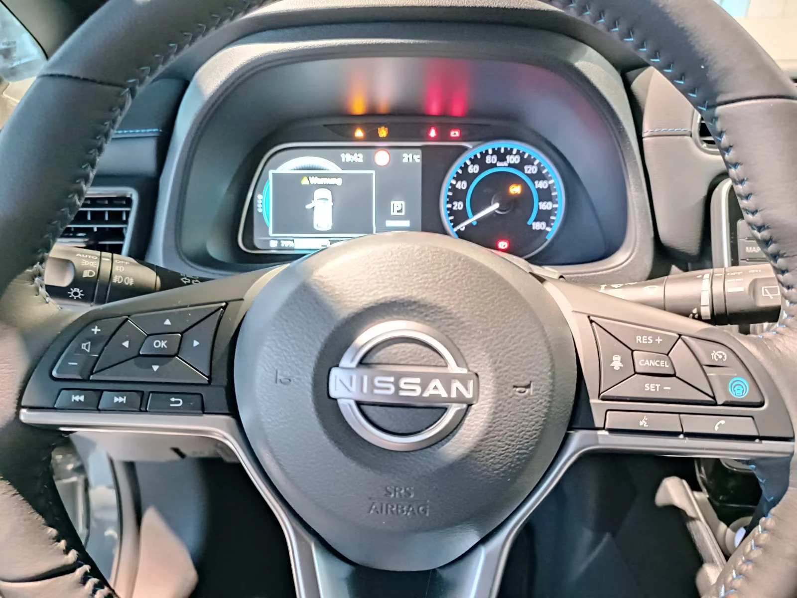 Nissan Leaf  N-CONNECTA/150HP/LED/360/KLESS/ACC/CPLAY/895g - изображение 6