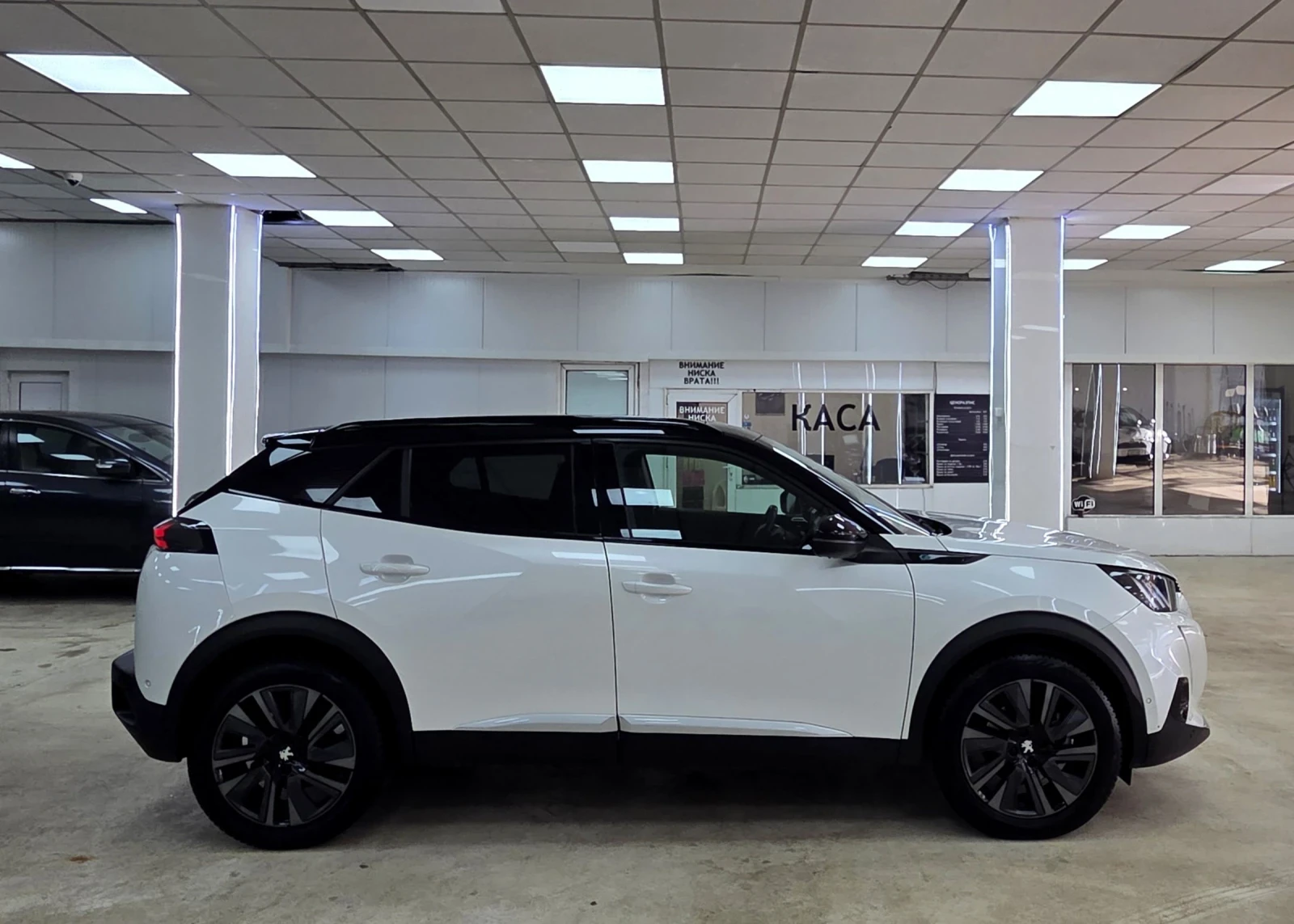 Peugeot 2008 GT line/27 хил КМ/ГАРАНЦИОНЕН, снимка 6 - Автомобили и джипове - 53834926