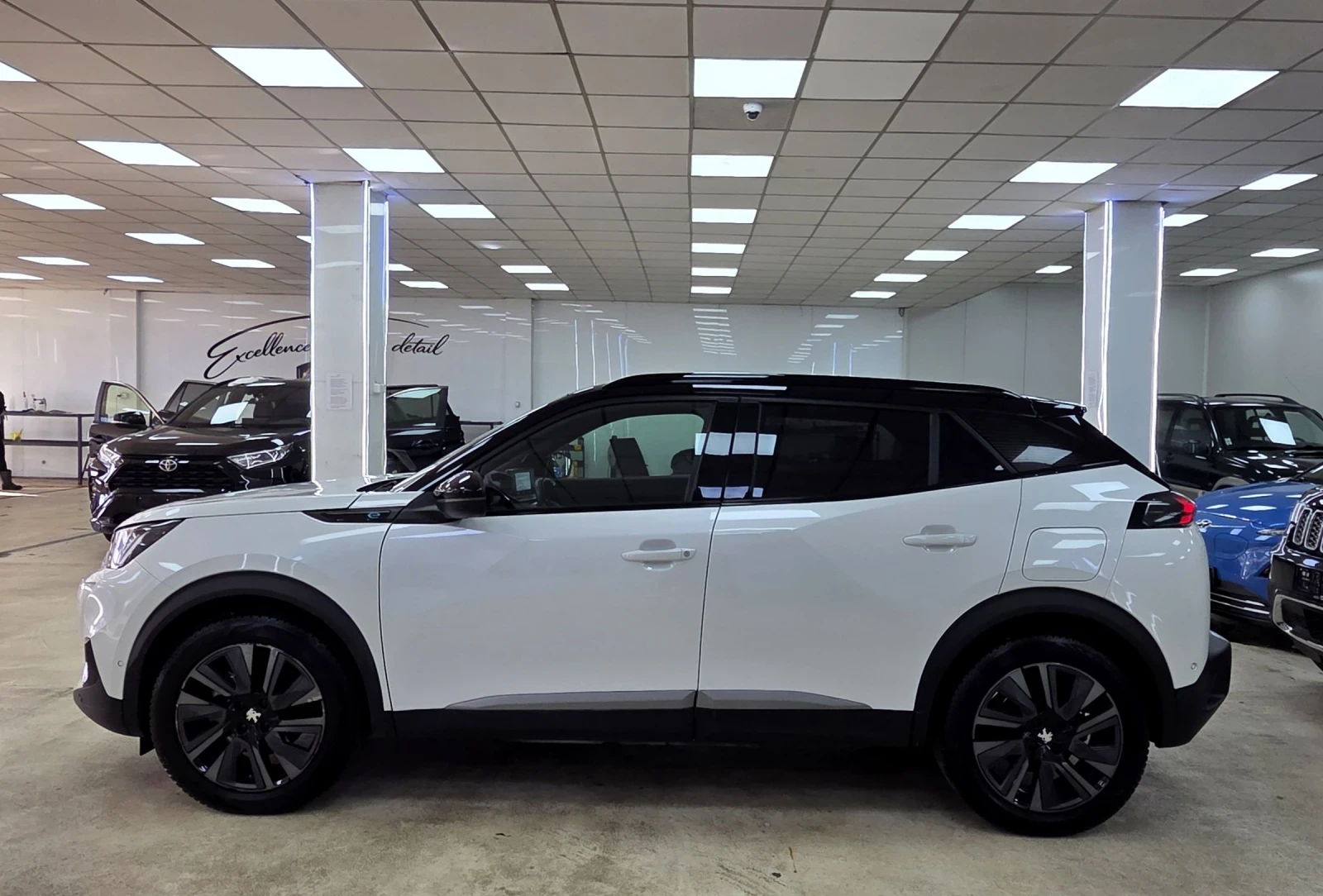 Peugeot 2008 GT line/27 хил КМ/ГАРАНЦИОНЕН, снимка 2 - Автомобили и джипове - 53834926