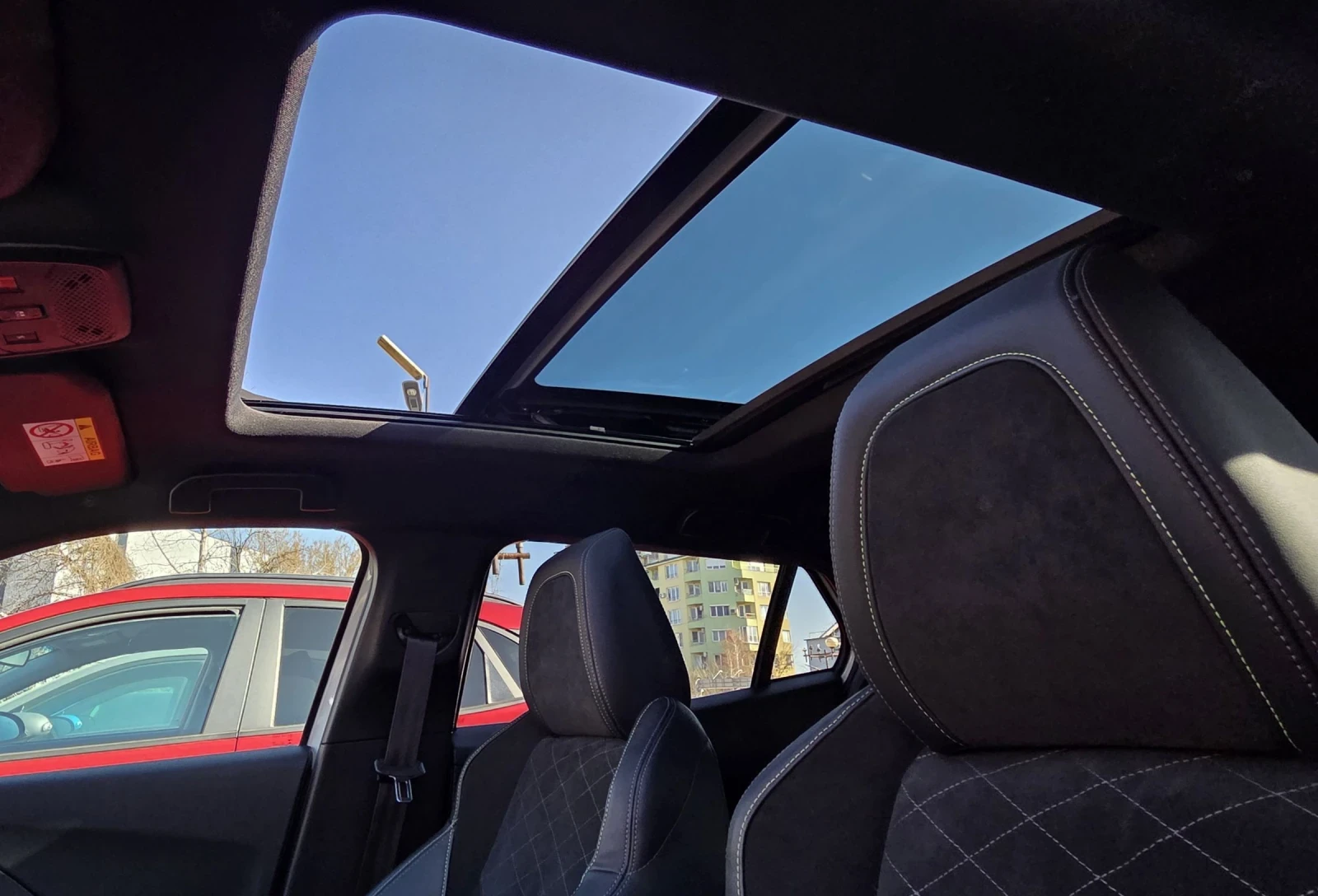 Peugeot 2008 GT line/27 хил КМ/ГАРАНЦИОНЕН, снимка 9 - Автомобили и джипове - 53834926