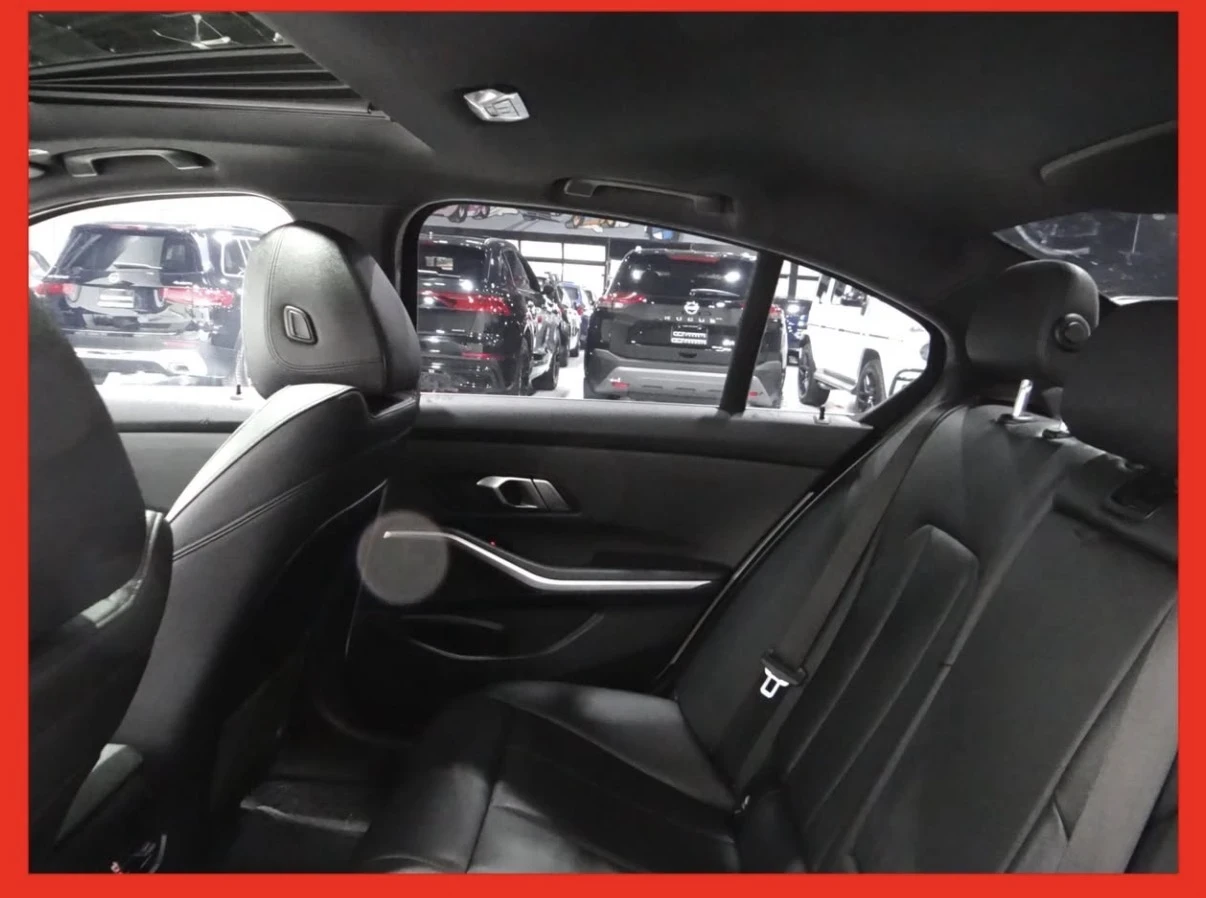 BMW 330 I * * KEYLESS * * CAMERA * * CARFAX * *  | Mobile.bg � ����������� 9