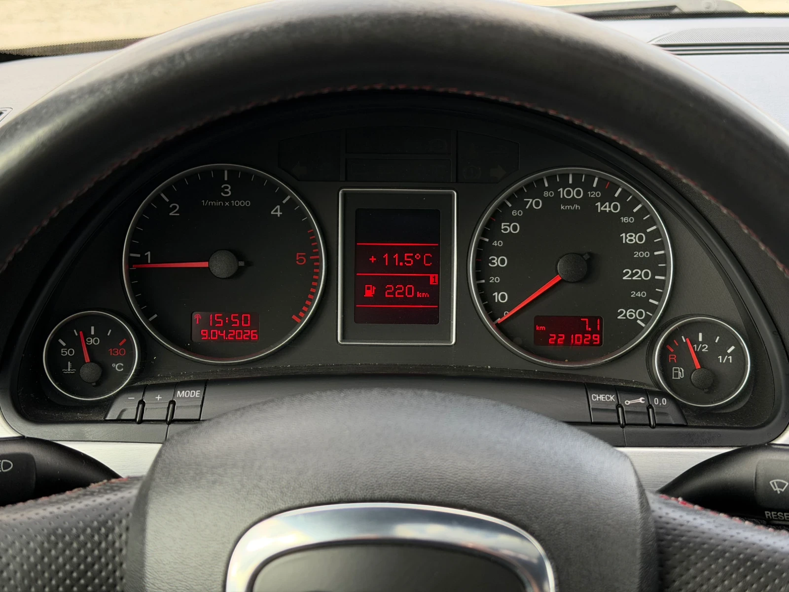 Audi A4 3.0TDi 224кс * S-Line* * Шибедах* * Ръчка* , снимка 16 - Автомобили и джипове - 54150367