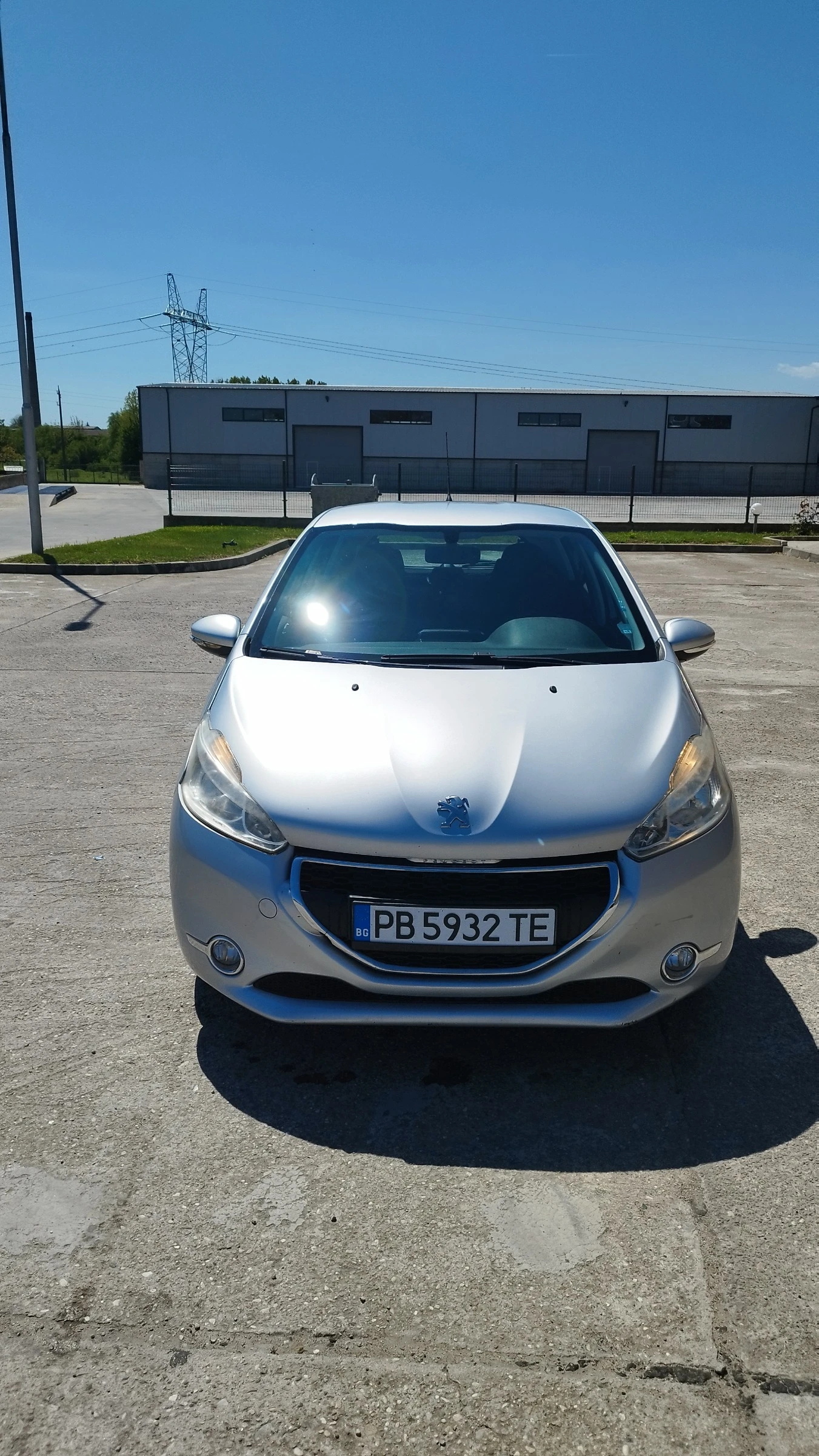Peugeot 208 1.6eHDI, снимка 2 - Автомобили и джипове - 54542850